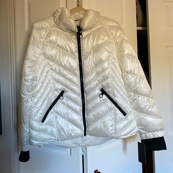 Guess | Jackets u0026 Coats | Pearl White Guess Womens Lightweight Winter Coat  With Thumb Holes | Poshmark